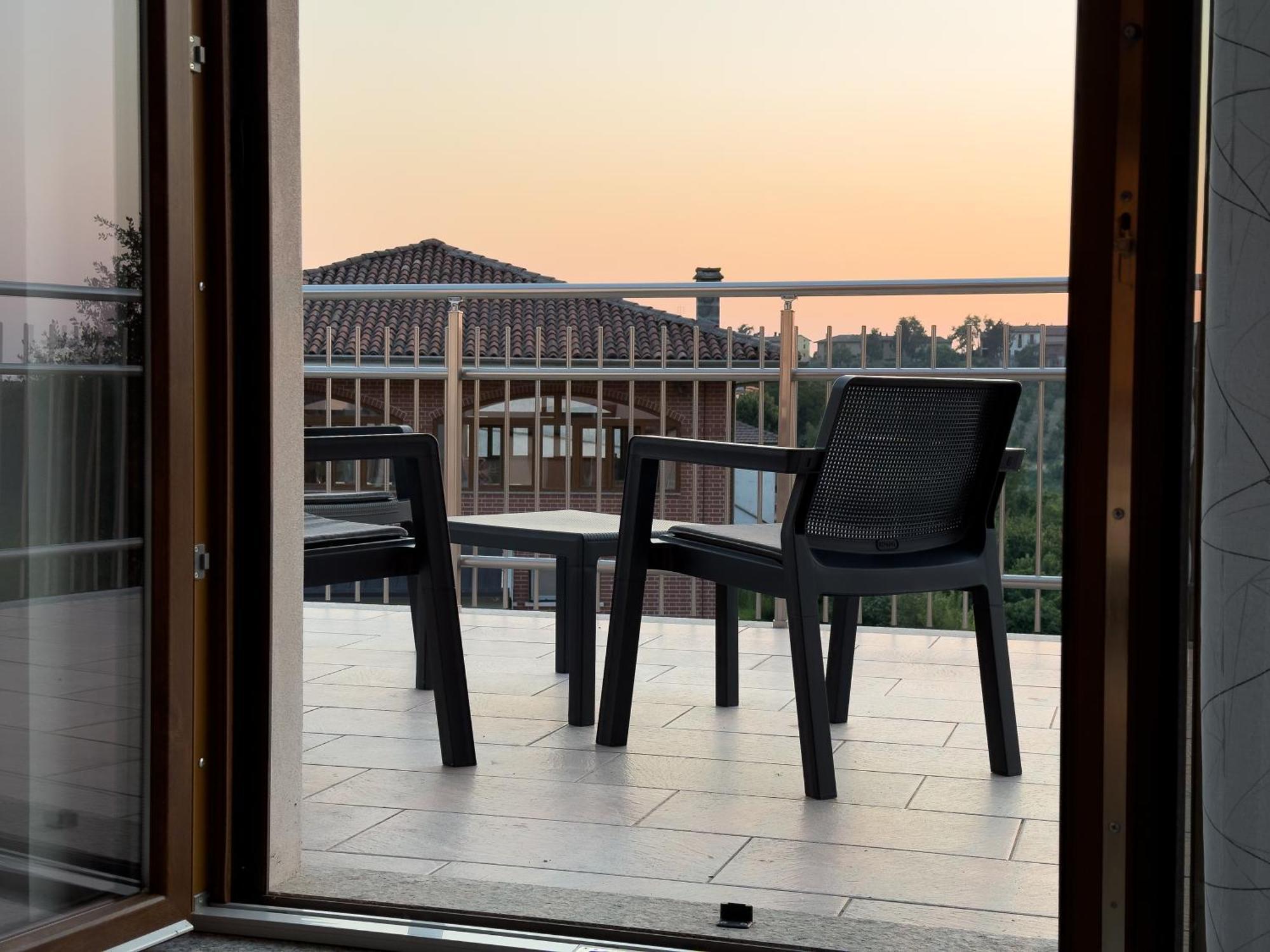 Roero Sunset Apartment Govone Luaran gambar